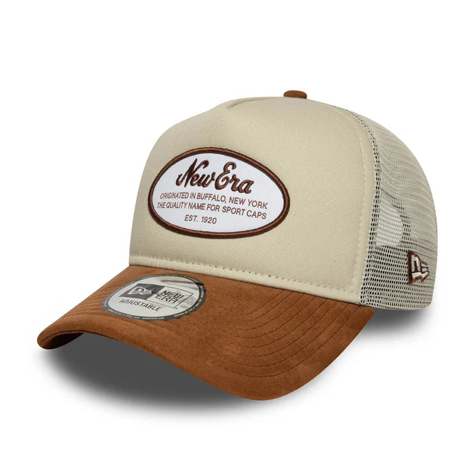 New Era Hellbeige New Era Oval Patch Wildleder 9FORTY E-Frame Trucker Cap