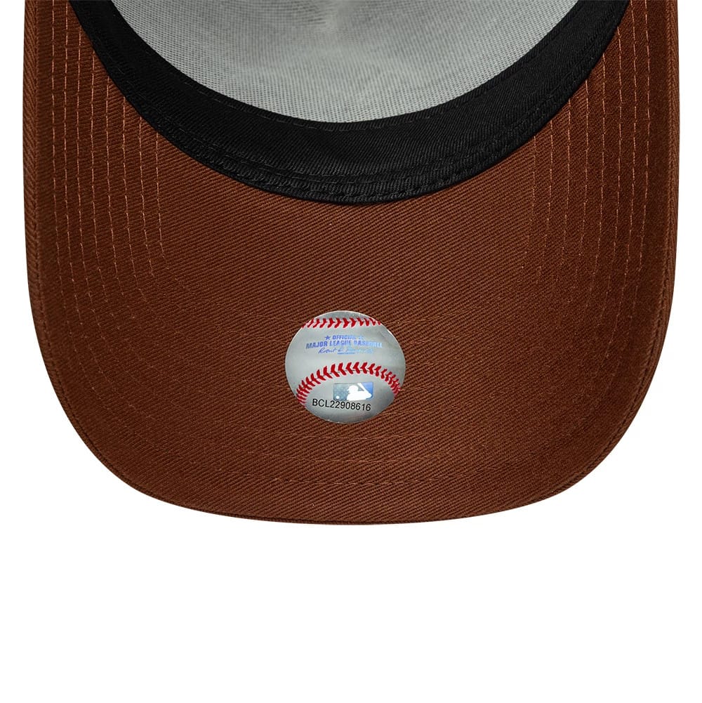 New Era Braune MLB Outline New York Yankees 9FORTY E-Frame Trucker Cap
