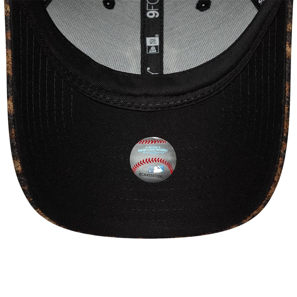 New Era New York Yankees Womans MLB Cosy Leopard Brown 9FORTY Adjustable Cap