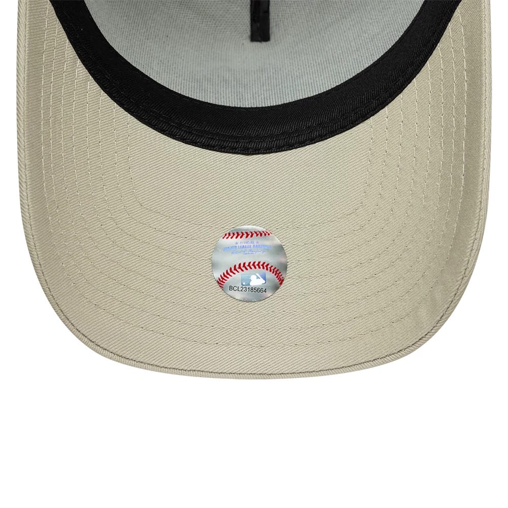 New Era Hellbeige MLB League Essential New York Yankees 9FORTY E-Frame Cap