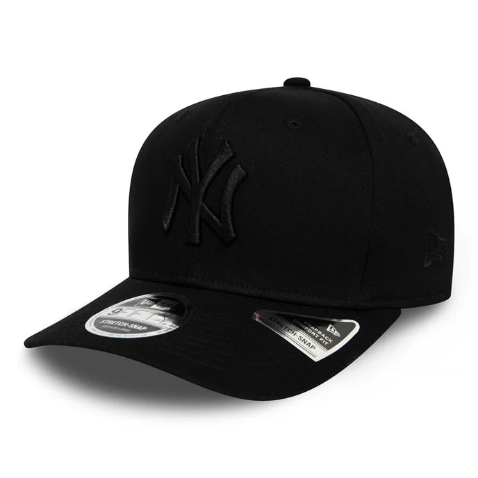 New Era New York Yankees Tonal Black 9FIFTY Stretch Snap Cap