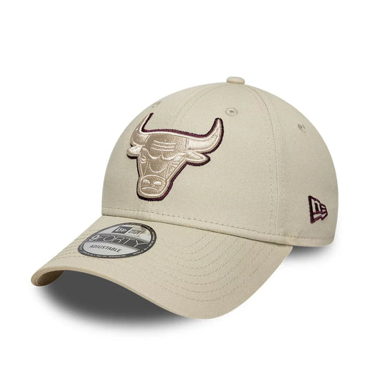 New Era Hellbeige Chicago Bulls NBA Team Outline 9FORTY Verstellbare Cap